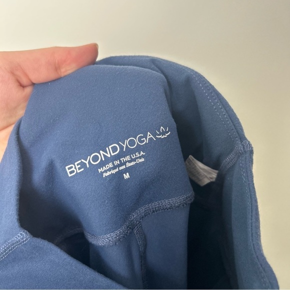 Beyond Yoga Navy Leggings - Picture 2 of 5